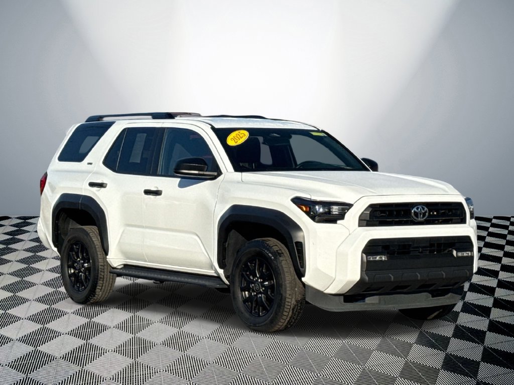 Used 2025 Toyota 4Runner SR5 AWD/4WD image 4