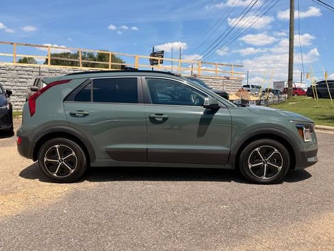Certified 2023 Kia Niro EX FWD image 6