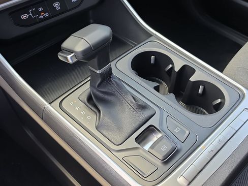 New 2027 Kia Carnival LX FWD image 26