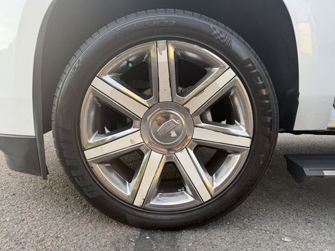 Used 2016 Cadillac Escalade ESV Platinum image 36