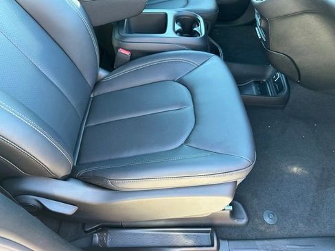 New 2026 Chrysler Pacifica Select AWD/4WD image 13