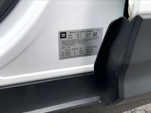 Used 2021 Chevrolet TrailBlazer RS w/ Technology Package FWD image 34