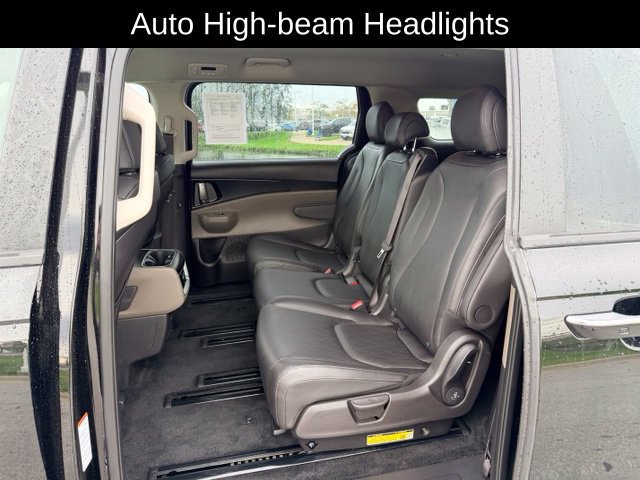 Used 2026 Kia Carnival FWD image 10