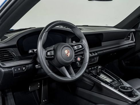 Used 2025 Porsche 911 Carrera RWD image 13