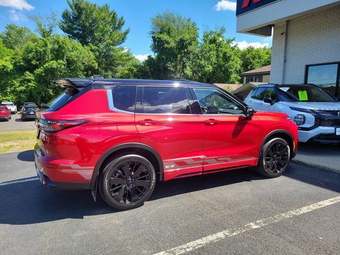 New 2026 Mitsubishi Outlander AWD image 2