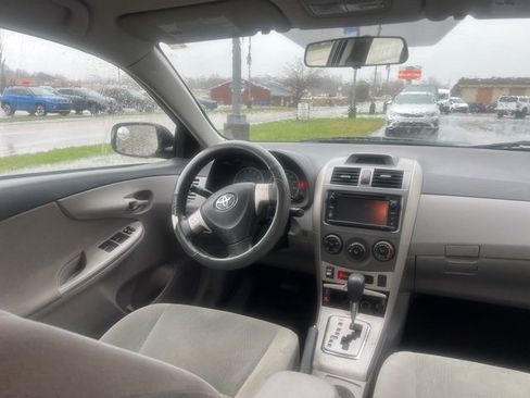 Used 2013 Toyota Corolla LE image 6