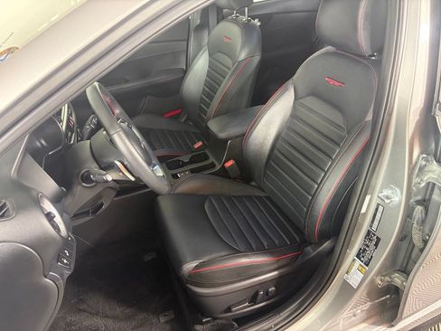 Certified 2022 Kia Forte GT w/ GT2 Package FWD image 11