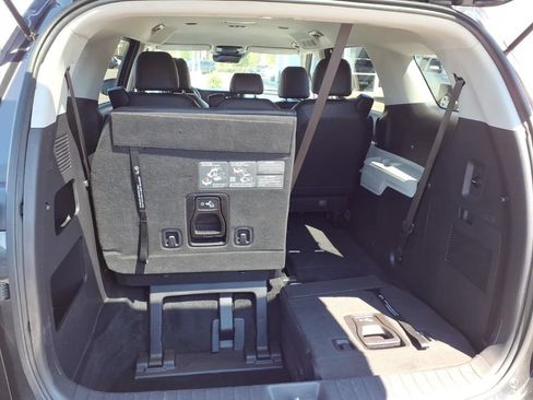 Used 2024 Kia Carnival LX FWD image 20