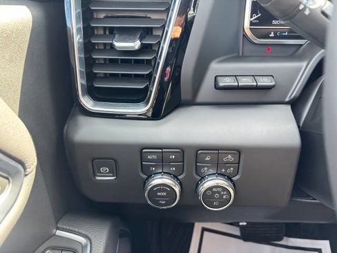 Certified 2025 GMC Sierra 1500 Denali AWD/4WD image 17