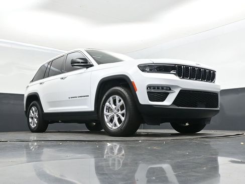Used 2022 Jeep Grand Cherokee Limited image 47