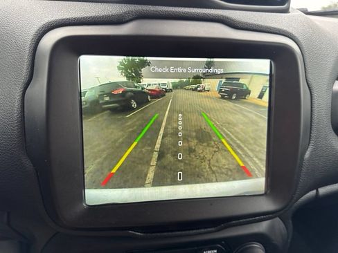 Used 2020 Jeep Renegade Altitude AWD/4WD image 21