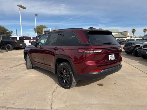New 2026 Jeep Grand Cherokee Altitude AWD/4WD image 7