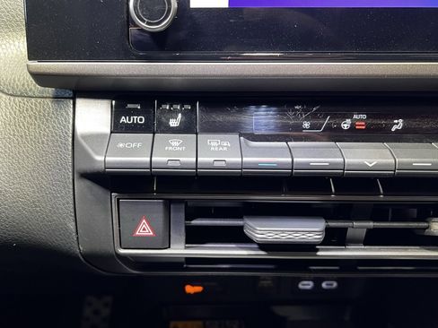 Certified 2025 Toyota Camry SE image 33