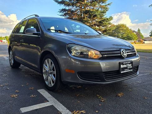 Used 2011 Volkswagen Jetta SE w/ Wheel & Sunroof Pkg FWD image 8