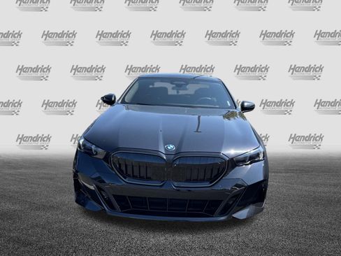 Used 2024 BMW i5 eDrive40i w/ Executive Package RWD image 3