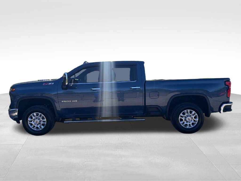 Used 2025 Chevrolet Silverado 2500 LTZ w/ LTZ Plus Package AWD/4WD image 2