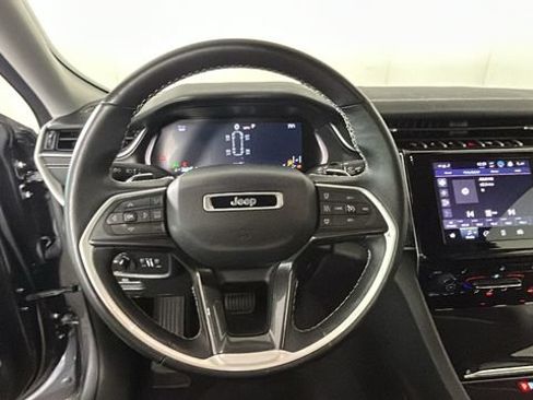Used 2021 Jeep Grand Cherokee L Laredo w/ Luxury Tech Group I AWD/4WD image 14