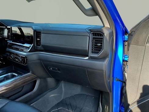 Used 2025 Chevrolet Silverado 1500 RST w/ Convenience Package II AWD/4WD image 27