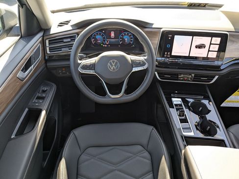 New 2026 Volkswagen Atlas SE image 30