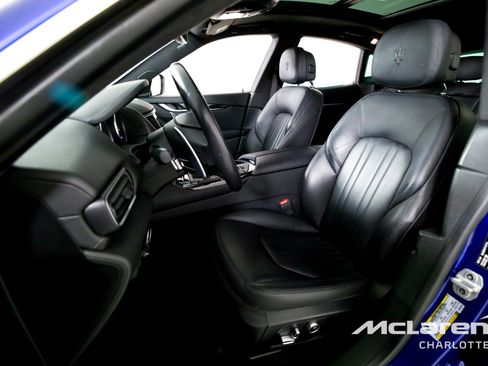 Used 2023 Maserati Levante Modena image 11
