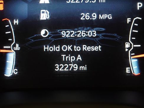 Used 2022 Jeep Compass Trailhawk w/ Sun and Sound Group AWD/4WD image 5