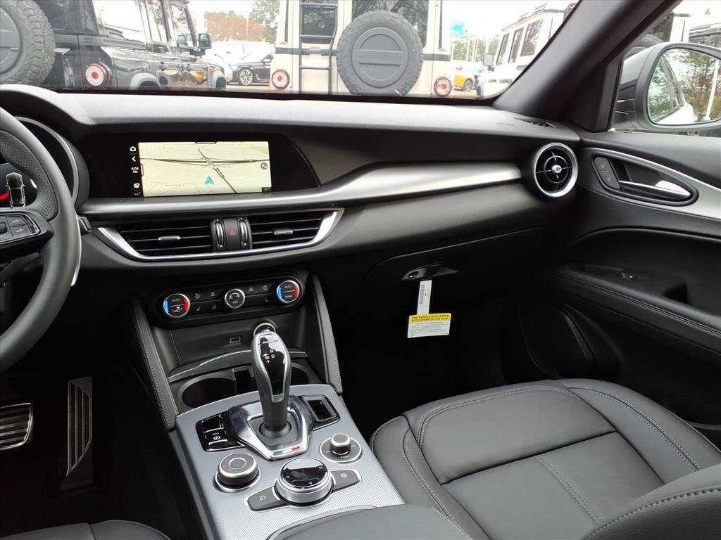 New 2025 Alfa Romeo Stelvio Sprint w/ Convenience Package AWD/4WD image 26