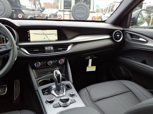 New 2025 Alfa Romeo Stelvio Sprint w/ Convenience Package AWD/4WD image 26