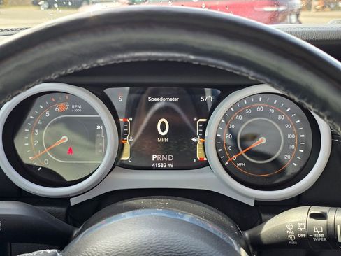 Used 2020 Jeep Wrangler Unlimited Sahara w/ Uconnect 4C Nav & Sound Group AWD/4WD image 20