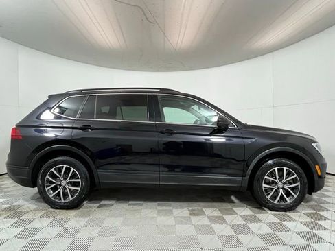 Used 2019 Volkswagen Tiguan SE w/ Panoramic Sunroof Package image 8