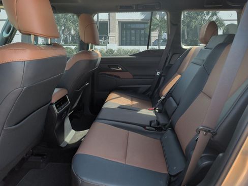 Certified 2025 Lexus GX 550 AWD/4WD image 25