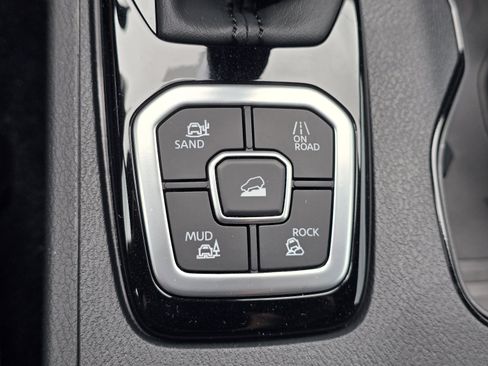 New 2026 Nissan Frontier SV AWD/4WD image 23