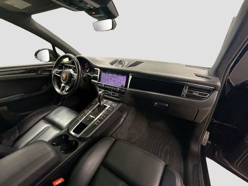 Certified 2020 Porsche Macan AWD/4WD image 37