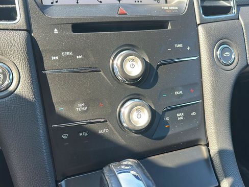 Used 2016 Ford Taurus SHO AWD/4WD image 20