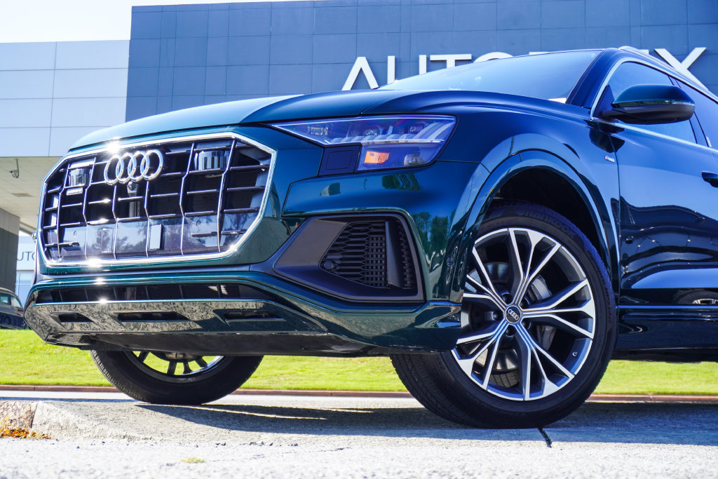 Used 2023 Audi Q8 Premium Plus AWD/4WD image 2