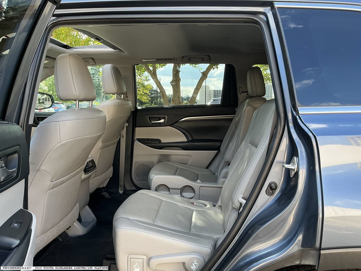 Used 2019 Toyota Highlander Limited FWD image 9
