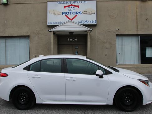 Used 2022 Toyota Corolla LE FWD image 4