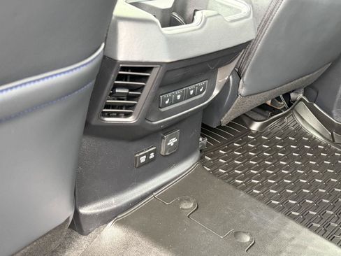Used 2025 Toyota Tundra Platinum AWD/4WD image 19