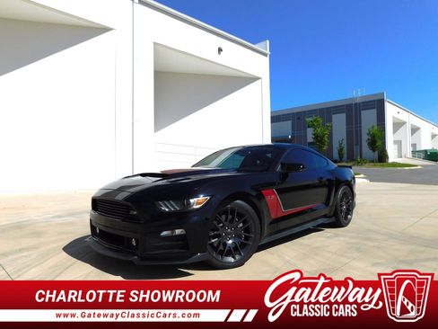Used 2017 Ford Mustang GT Premium image 1