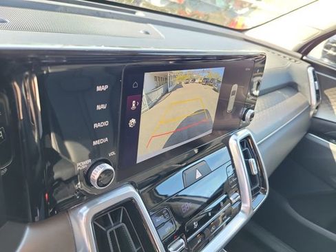 Used 2023 Kia Sorento SX image 22