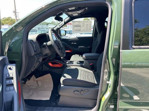 New 2025 Nissan Frontier PRO-4X w/ Pro Convenience Package image 10