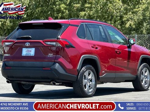 Used 2025 Toyota RAV4 XLE AWD/4WD image 5