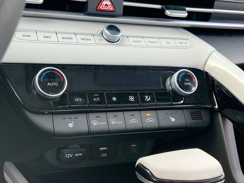 New 2026 Hyundai Elantra Limited FWD image 11