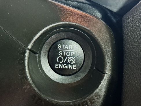 Used 2021 Jeep Renegade Limited w/ Sun & Sound Group image 21