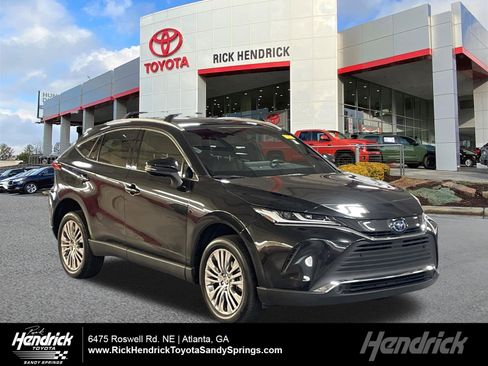 Used 2022 Toyota Venza XLE image 1