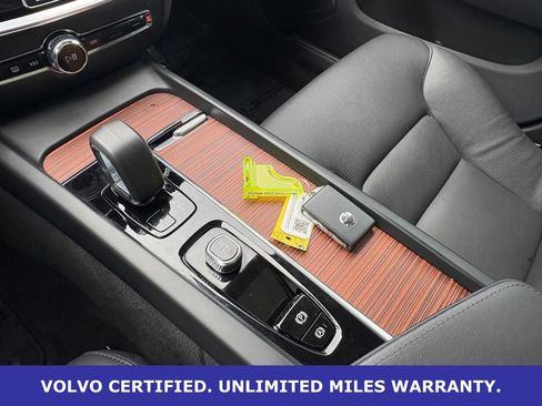 Certified 2025 Volvo V60 B5 Cross Country Plus AWD/4WD image 20
