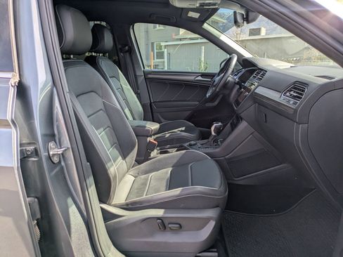 Used 2022 Volkswagen Tiguan SEL R-Line image 35