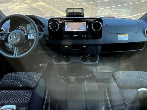 New 2025 Mercedes-Benz Sprinter 2500 image 5