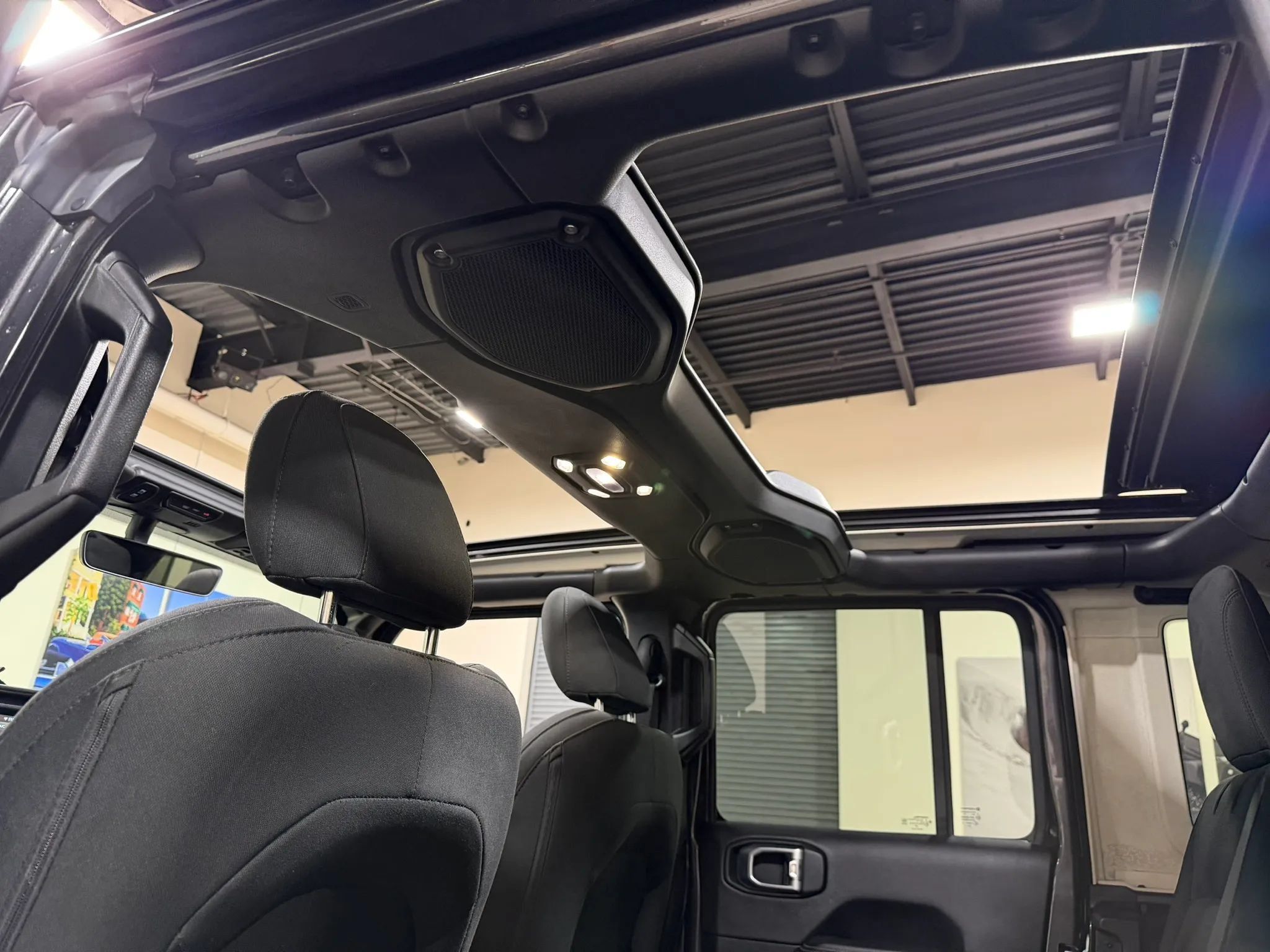 Used 2020 Jeep Wrangler Unlimited Sahara w/ Uconnect 4C Nav & Sound Group AWD/4WD image 47