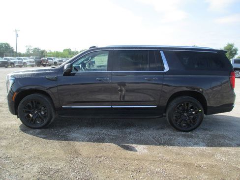 New 2026 GMC Yukon XL Elevation w/ Elevation Premium Package AWD/4WD image 7