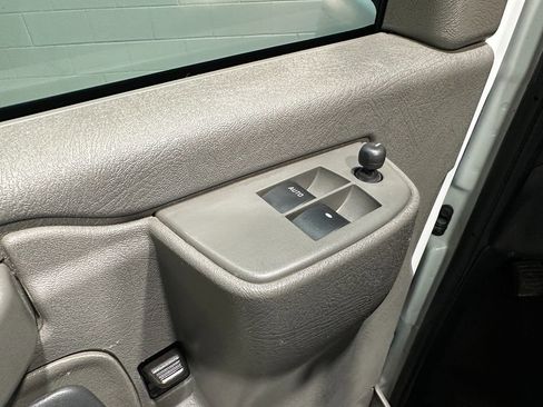 Used 2020 GMC Savana 2500 Extended w/ Enhanced Convenience Package RWD image 25